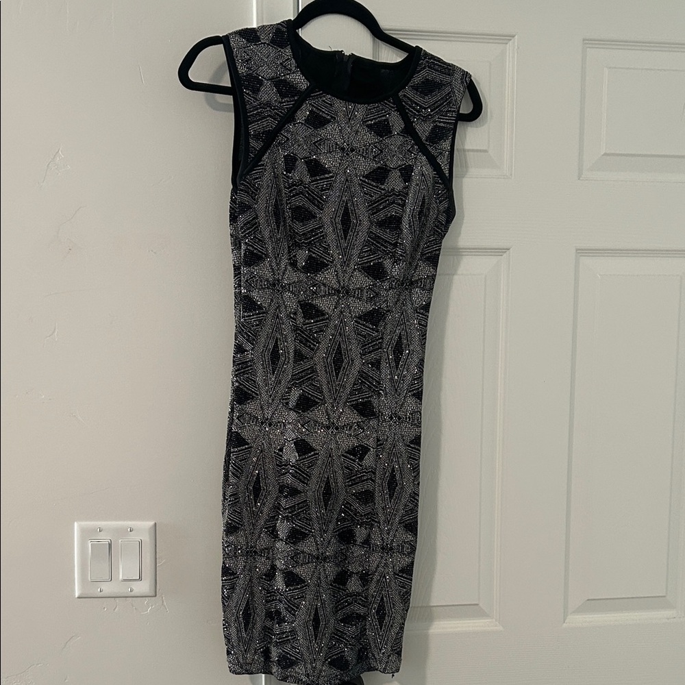 Elegant Black and Gray Patterned Dress